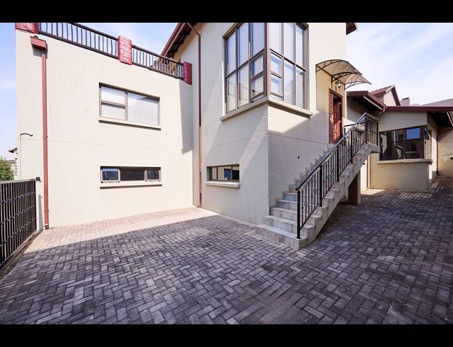 3 BEDROOM HOUSE FOR SALE IN BARBEQUE DOWNS